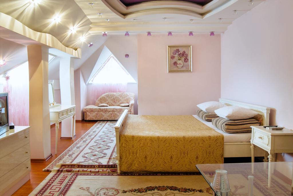 Hotel Ezio 基希讷乌 外观 照片